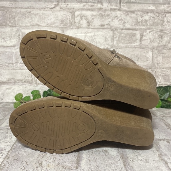 White Mountain Tan Leather Buckle and Zip Up Design Wedge Women’s 7.5 - Picture 9 of 10